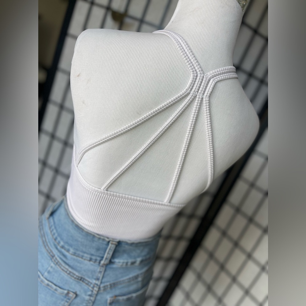 Ribbed white crop
